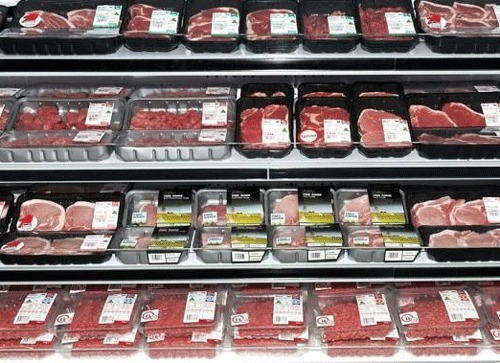 泉州的這家超市太坑爹了吧 市民買一斤豬舌,下面居然疊了6個盤子